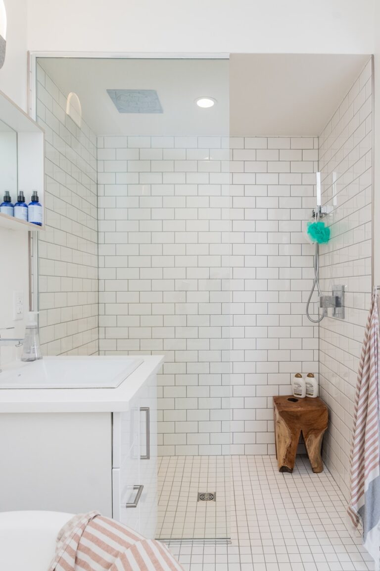 Jak zaplanować remont łazienki, by był funkcjonalny i estetyczny? Photo How to plan a bathroom renovation to be functional and aesthetic?